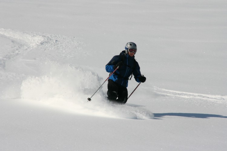 Jippii! Puder igen efter några varma dagar. 14 april 2009. Foto: Andreas Bengtsson