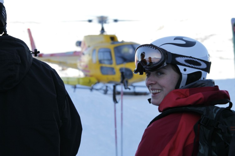 Start på heliski säsongen 2010. Ba Ribe gör sig redo att lyfta. Foto: Andreas Bengtsson