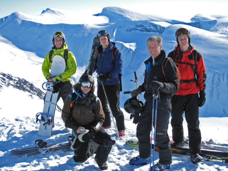 Enjoying a summit, heliskiing in Kåtotjåkka, 6 April 2010  Foto: Lisa Auer